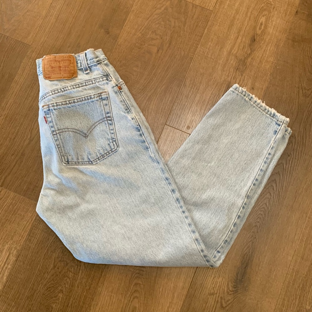 Vintage 90s Light Wash Levis 550s